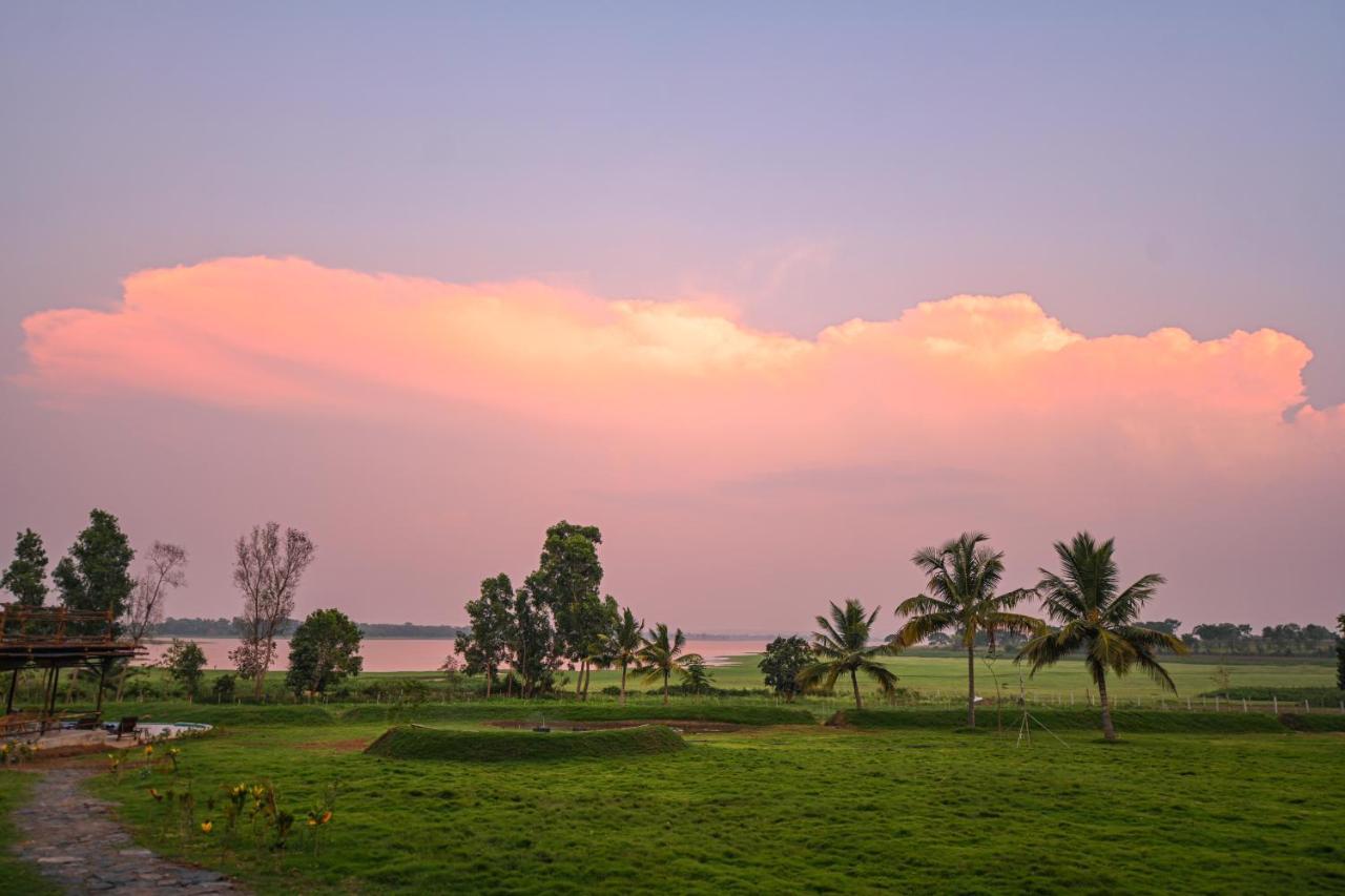 Fireflies Kabini Begūr Buitenkant foto